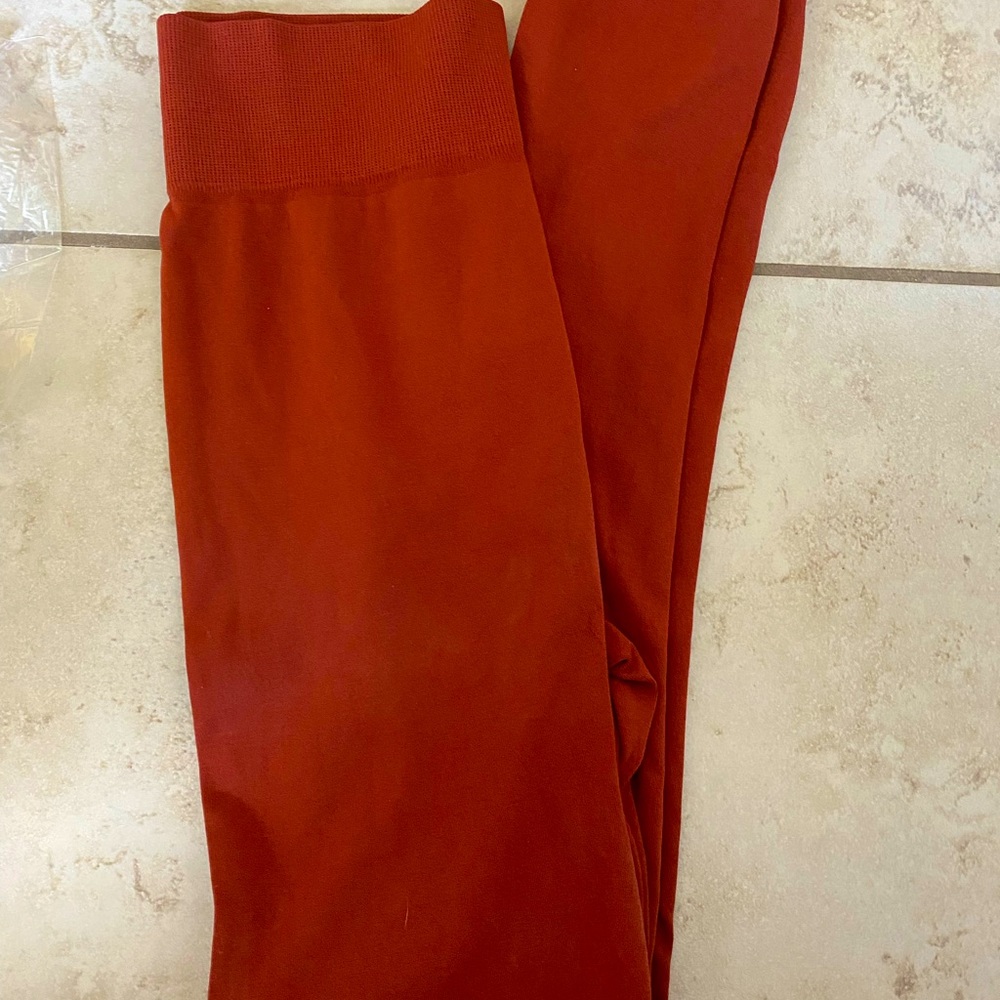 Aura Via Seamless Leggings Style #SML-528SD Rust 92% Nylon 8% Spandex Rust
